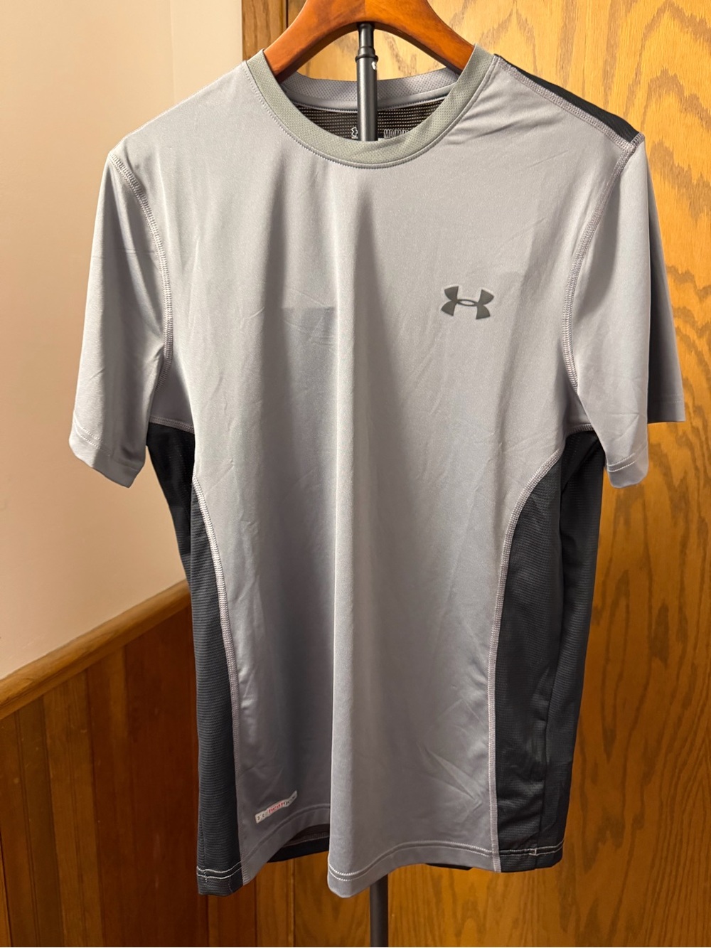 Under Armour Light Gray and Charcoal Short Sleeve Performance Tee